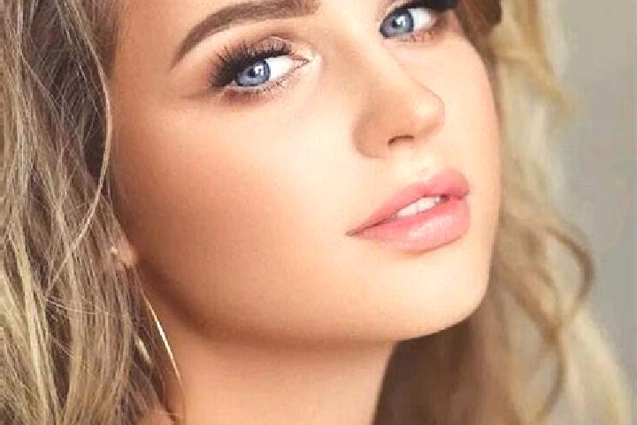 Ava, 34, a dark blonde blue-eyed caribbean companion based in Pochuta. Offering Duos, Domination, Overnight. Available for incall and outcall, day and evenin...