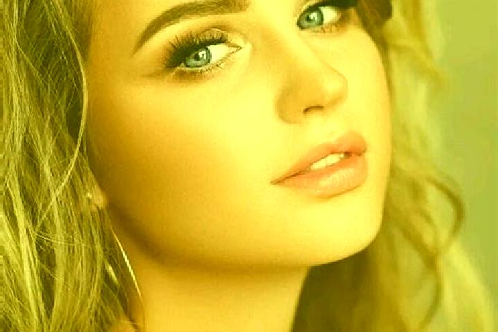 Ava, 34, a dark blonde blue-eyed indian companion based in Genoa. Offering Dinner Date, Deep French Kissing, Erotic Massage, CIM. Available for incall and ou...