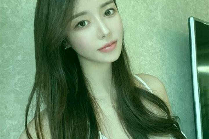 Ava, 34 — Escort in Changkou, China