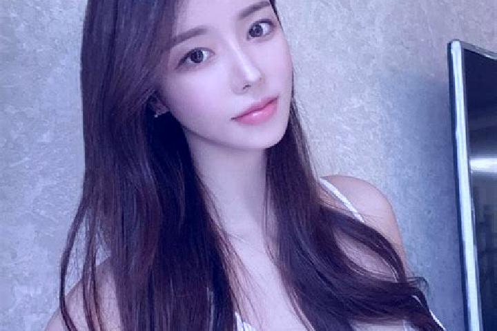 Ava, 34 — Escort in Huzhuang, China