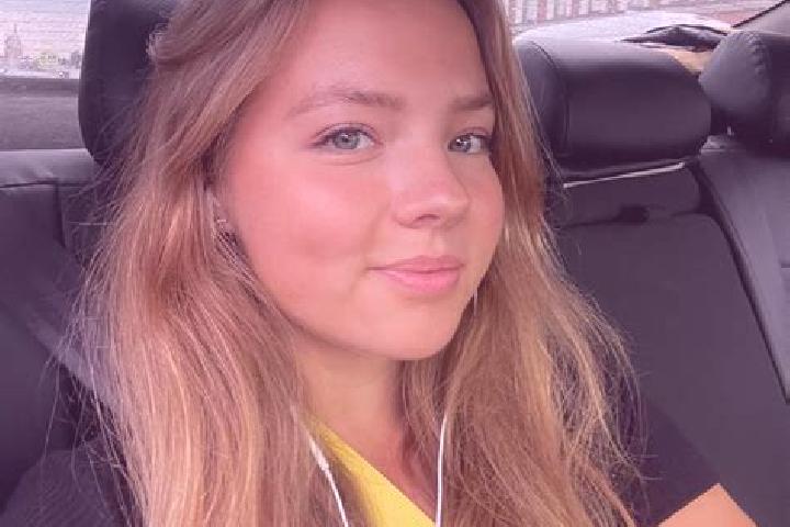 Ava, 34 — Escort in Lyuban , Russia