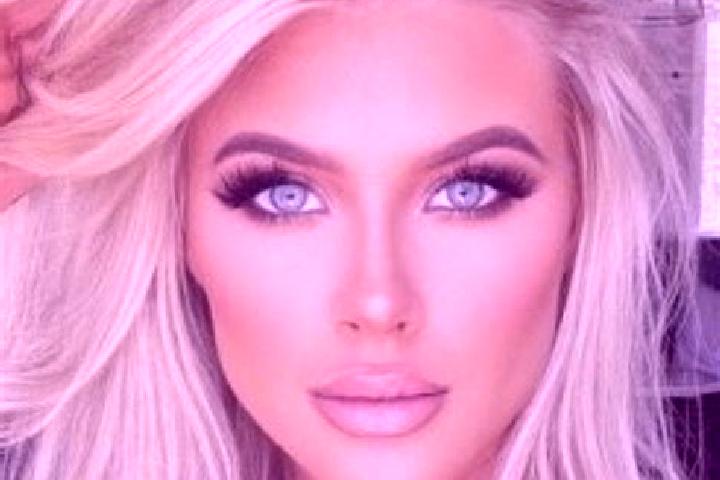 Ava, 35, a platinum blonde hazel-eyed slavic companion based in Navsari. Offering Duos, Prostate Massage, Striptease, Erotic Massage, Tantra. Available for i...