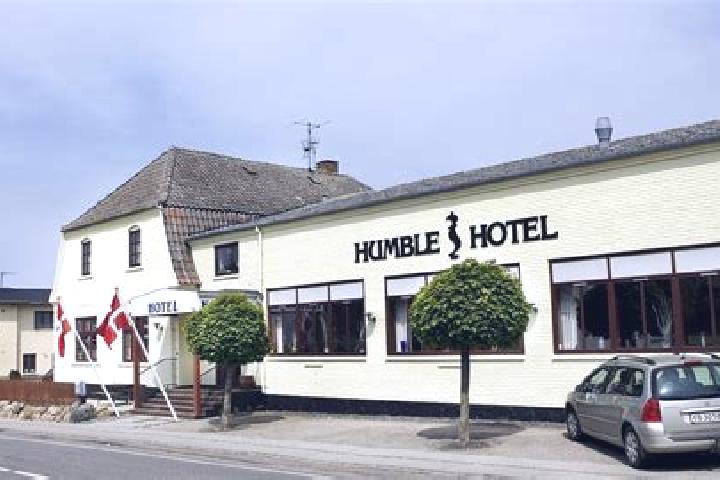 Ava, 35 — Escort in Humble, Denmark