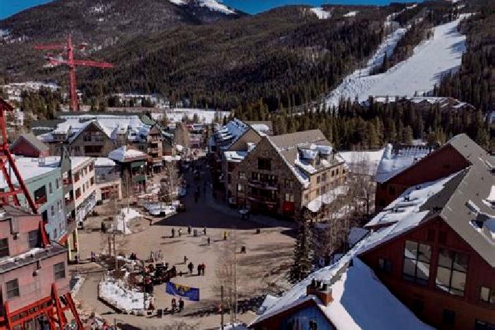 Ava, 35 — Escort in Keystone Village, Canada