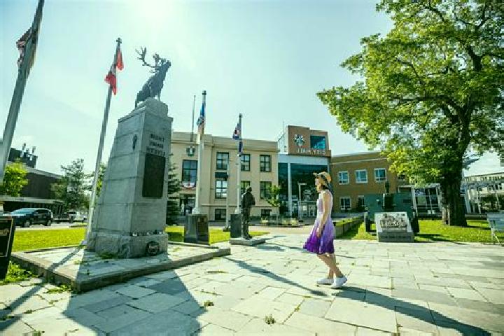 Ava, 35 — Escort in Kippens, Canada