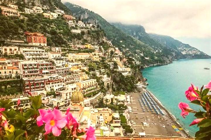 Ava, 35 — Escort in Pasiano, Italy