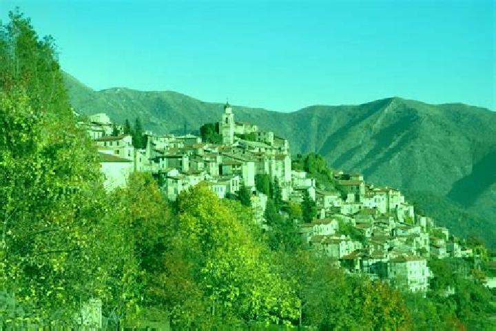 Ava, 35 — Escort in Triora, Italy