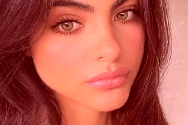 Ava, 36, a brunette amber-eyed middle eastern companion based in Taguatinga. Offering Roleplay, Prostate Massage, Massage, A-Level. Available for incall and ...