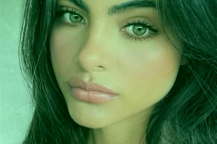 Ava, 36, a brunette green-eyed mixed companion based in Tirmiz. Offering 69, A-Level, Striptease. Available for incall and outcall, overnight bookings availa...