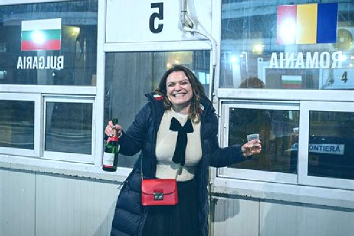 Ava, 36 — Escort in Bunila, Romania