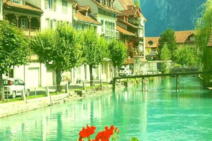 Ava, 36 — Escort in Munsterlingen, Switzerland