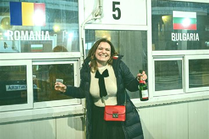 Ava, 36 — Escort in Suceveni, Romania