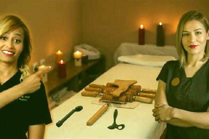 Ava, 37, a blonde dark-eyed ebony companion based in Moravia-Walther. Offering BDSM, CIM, Girlfriend Experience, Prostate Massage, Striptease. Available for ...