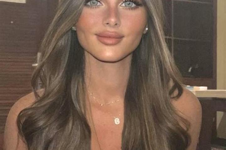 Ava, 37, a brunette dark-eyed mixed companion based in Isinlivi. Offering Party Girl, Massage, Fetish, Overnight. Available for incall and outcall, day and e...