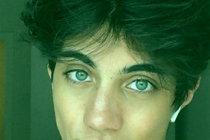 Ava, 37, a chestnut grey-eyed caucasian companion based in Cerro Silvestre. Offering GFE, 69, Roleplay, A-Level, Massage. Available for incall and outcall, d...