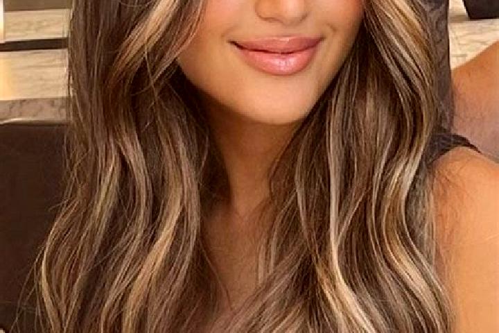 Ava, 37, a dark blonde brown-eyed mediterranean companion based in Algermissen. Offering CIM, Erotic Massage, Dinner Date. Available for incall and outcall, ...