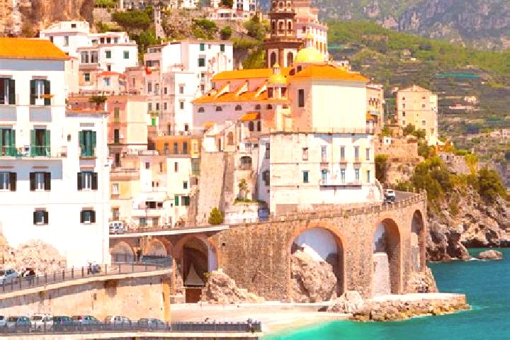 Ava, 37 — Escort in Zuni, Italy