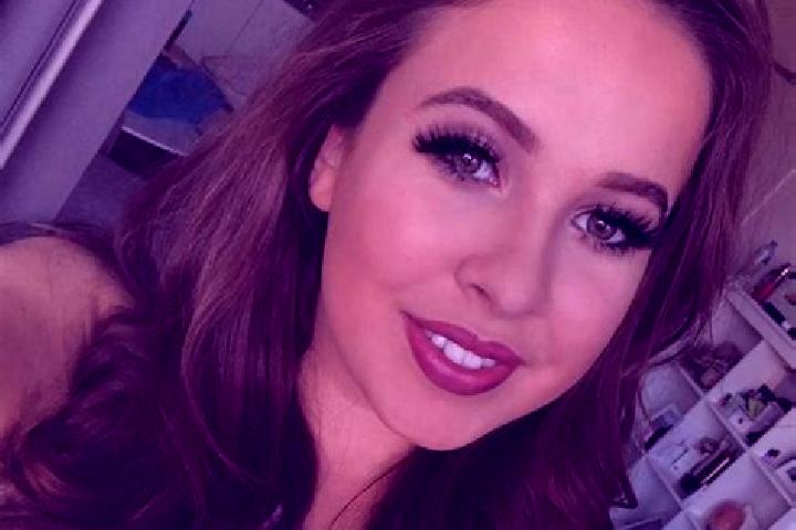 Ava, 38, a brunette dark-eyed mixed companion based in Joarilla de las Matas. Offering Travel Companion, Couples, Domination, Overnight, 69. Available for in...