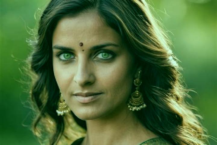 Ava, 38, a chestnut green-eyed indian companion based in Dmytrushky. Offering Fetish, Striptease. Available for incall and outcall, day and evening dates.