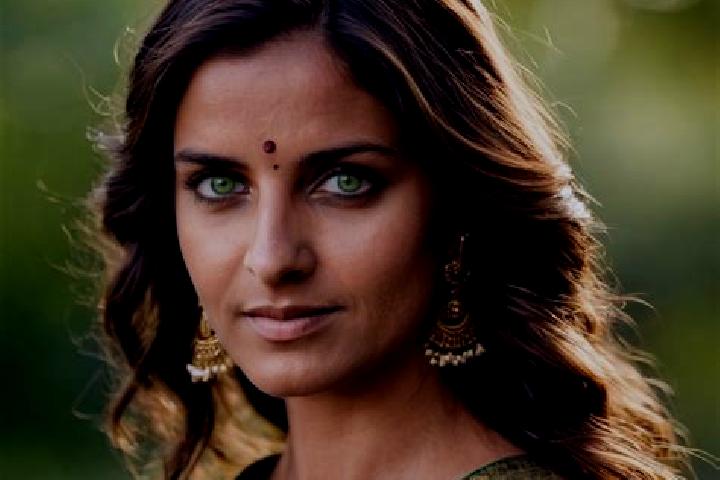 Ava, 38, a chestnut green-eyed indian companion based in Tolkmicko. Offering Roleplay, BDSM, 69. Available for incall and outcall, overnight bookings available.