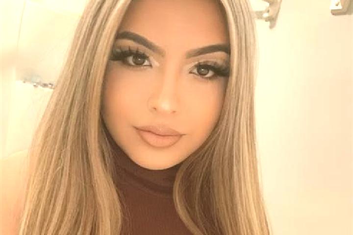 Ava, 39, a blonde amber-eyed latina companion based in Newcomerstown. Offering Fetish, 69. Available for incall and outcall, overnight bookings available.