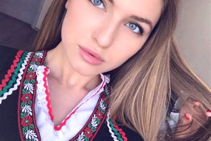 Ava, 39, a brunette green-eyed slavic companion based in Altishofen. Offering GFE, CIM, Domination, Deep French Kissing, Striptease. Available for incall and...