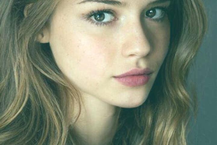 Avery, 20, a auburn hazel-eyed caucasian companion based in Junin. Offering Couples, Travel Companion, GFE. Available for incall and outcall, day and evening...