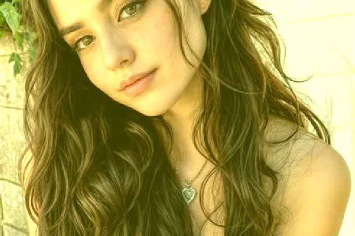 Avery, 20, a auburn hazel-eyed mediterranean companion based in Poderia. Offering Travel Companion, Striptease, CIM, Girlfriend Experience. Available for inc...