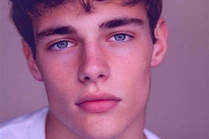 Avery, 20, a black brown-eyed caucasian companion based in Droue-sur-Drouette. Offering Duos, Roleplay, Couples, Prostate Massage, GFE. Available for incall ...