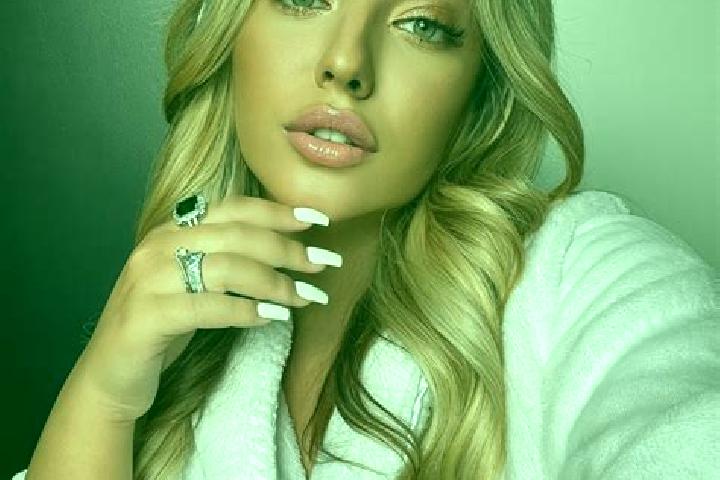 Avery, 20, a blonde amber-eyed latina companion based in Lajarik. Offering Deep French Kissing, Massage, Striptease. Available for incall and outcall, overni...