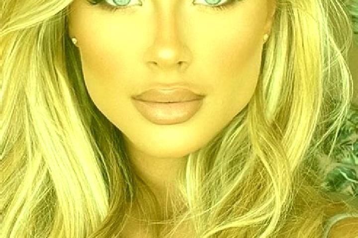 Avery, 20, a blonde blue-eyed latina companion based in Duinzigt. Offering Striptease, Massage, Tantra, Fetish. Available for incall and outcall, overnight b...