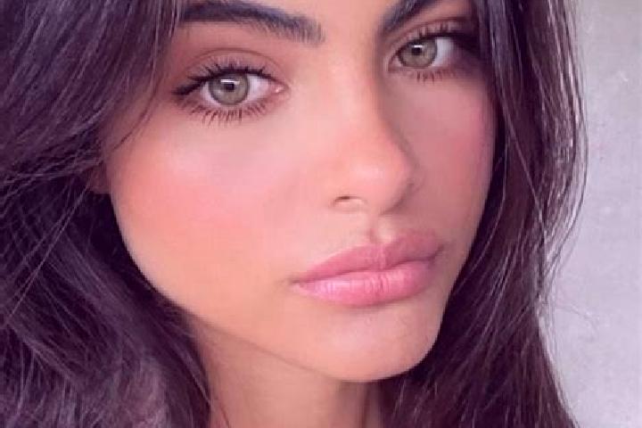 Avery, 20, a brunette green-eyed middle eastern companion based in Odala. Offering Dinner Date, GFE, Striptease. Available for incall and outcall, overnight ...
