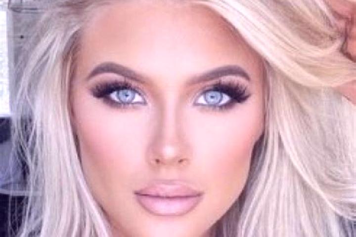 Avery, 20, a platinum blonde green-eyed mediterranean companion based in Sevincli. Offering Party Girl, Duos, Erotic Massage. Available for incall and outcal...