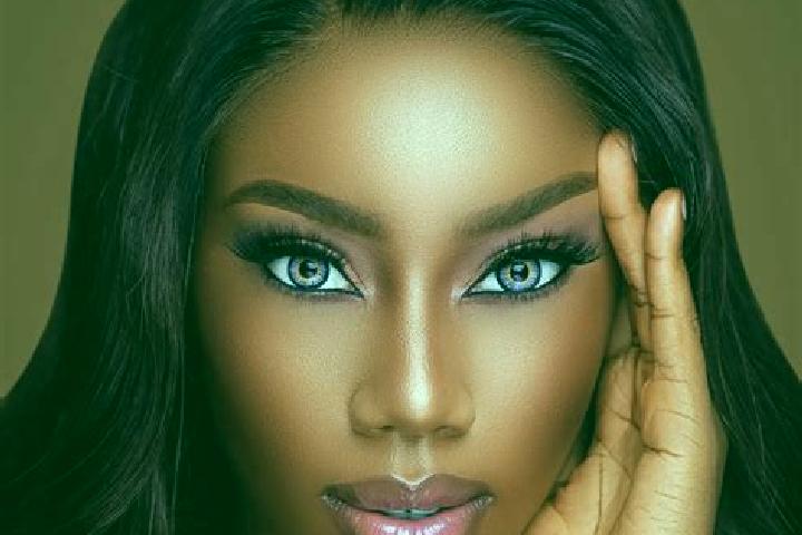 Avery, 20, a red blue-eyed ebony companion based in Dhanaula. Offering Deep French Kissing, Roleplay. Available for incall and outcall, day and evening dates.