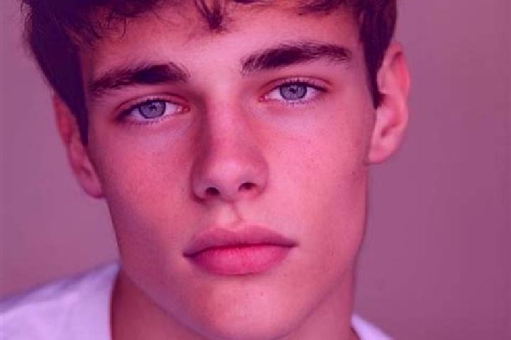 Avery, 20, a red brown-eyed caucasian companion based in Zelmeni. Offering Fetish, Overnight, Domination, Roleplay, OWO. Available for incall and outcall, ov...