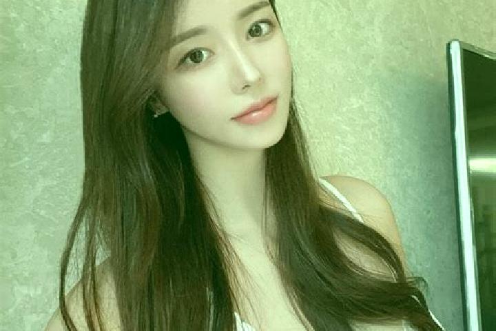 Avery, 20 — Escort in Jijiang, China