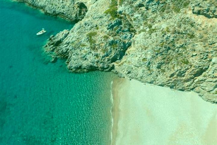 Avery, 20 — Escort in Kythira, Greece