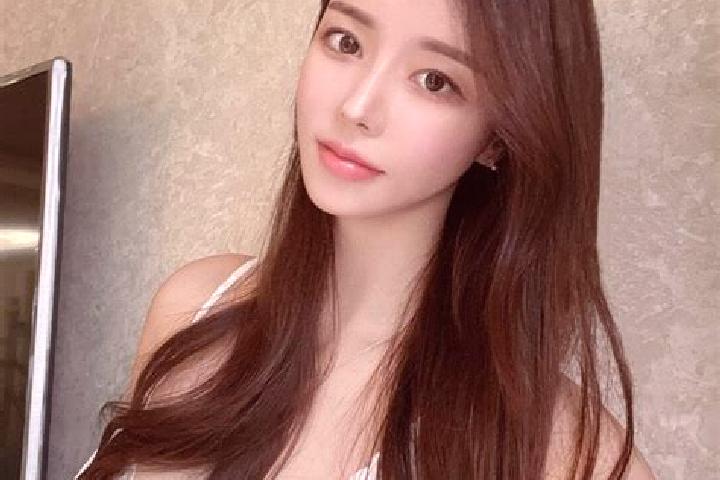 Avery, 20 — Escort in Xiaoduchuan, China