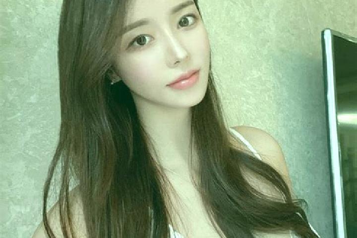 Avery, 20 — Escort in Zaoxi, China