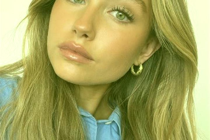 Avery, 21, a dark blonde green-eyed european companion based in Mornington. Offering A-Level, Party Girl, Massage. Available for incall and outcall, day and ...