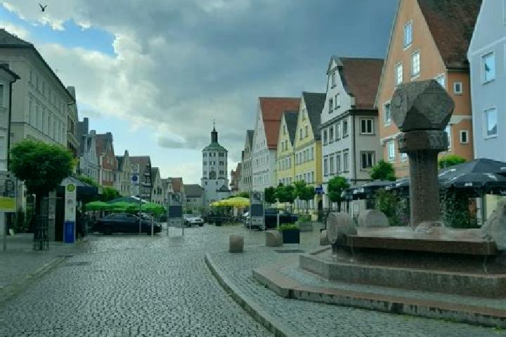 Avery, 21 — Escort in Gundremmingen, Germany