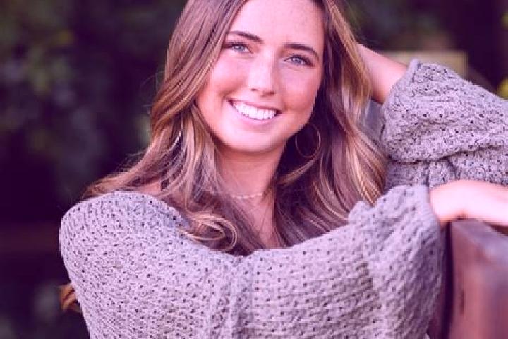 Avery, 21 — Escort in Hilliard, United States