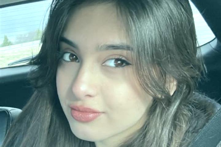 Avery, 21 — Escort in Lenexa, United States
