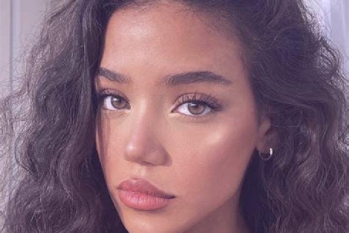 Avery, 22, a black brown-eyed indian companion based in Cosmopolitan Estate. Offering 69, OWO, Massage, Travel Companion, BDSM. Available for incall and outc...