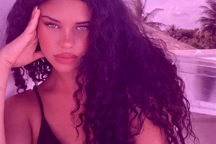 Avery, 22, a black grey-eyed latina companion based in Pilgersdorf. Offering Overnight, A-Level, Tantra. Available for incall and outcall, overnight bookings...