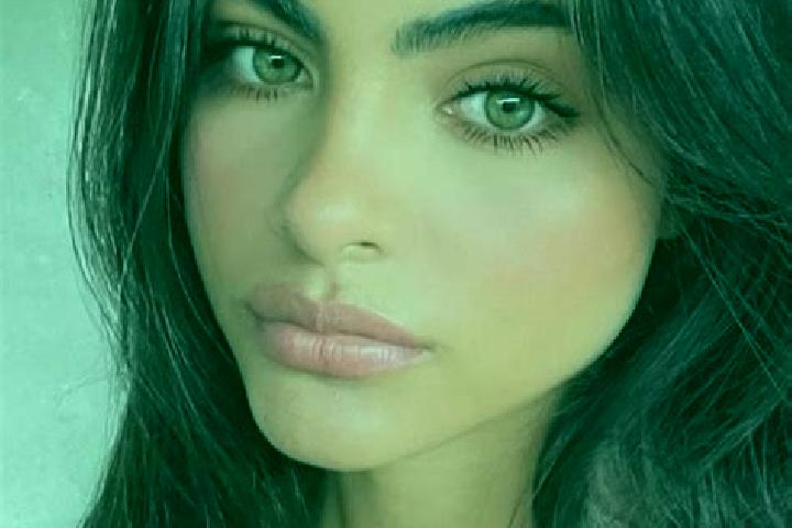 Avery, 22, a brunette dark-eyed indian companion based in Ayakudi. Offering Travel Companion, OWO, BDSM, Tantra. Available for incall and outcall, overnight ...