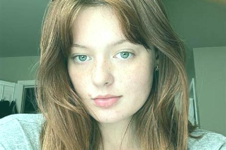 Avery, 23, a auburn amber-eyed middle eastern companion based in Chaussee-Notre-Dame-Louvignies. Offering Prostate Massage, Duos, Striptease. Available for i...
