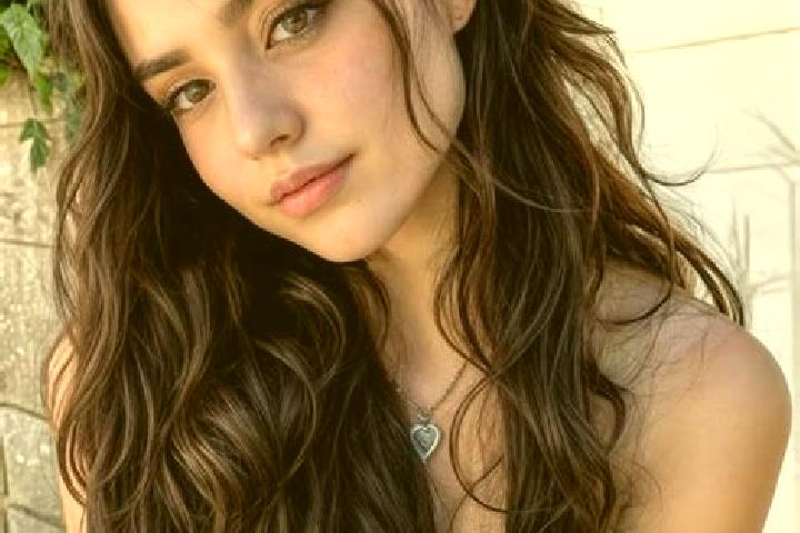 Avery, 23, a auburn hazel-eyed caribbean companion based in Faraklata. Offering Massage, Duos. Available for incall and outcall, day and evening dates.