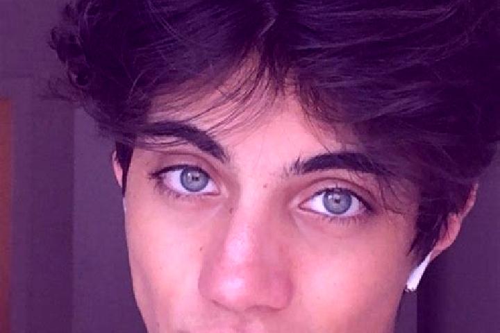 Avery, 23, a chestnut grey-eyed caucasian companion based in Mala Mechetnya. Offering Duos, Domination, Erotic Massage, Girlfriend Experience, Travel Compani...