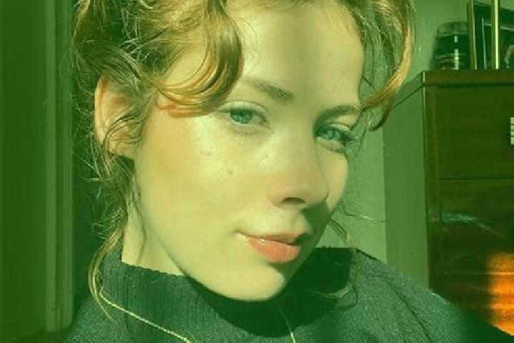 Avery, 23, a red blue-eyed latina companion based in Las Tablas. Offering Duos, OWO, Roleplay, CIM. Available for incall and outcall, day and evening dates.